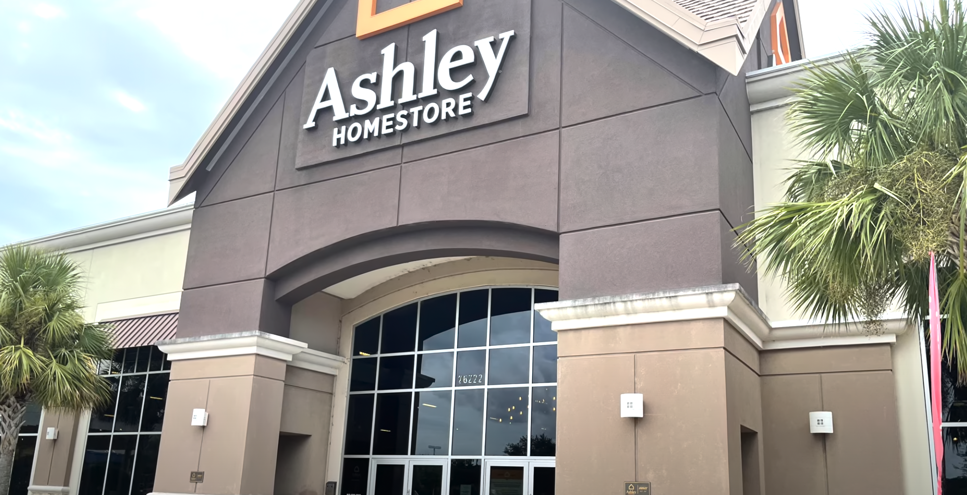 ashley homestore-furtinure-store front
