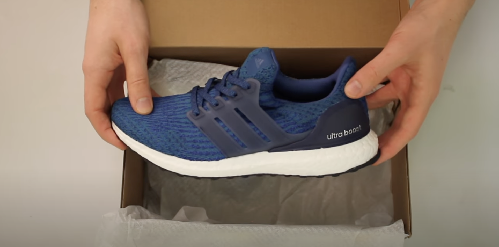 sports shoes unboxing-blue ...