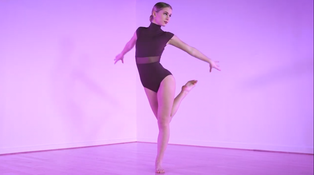 Woman dancing with clothes of Dancewear solutions