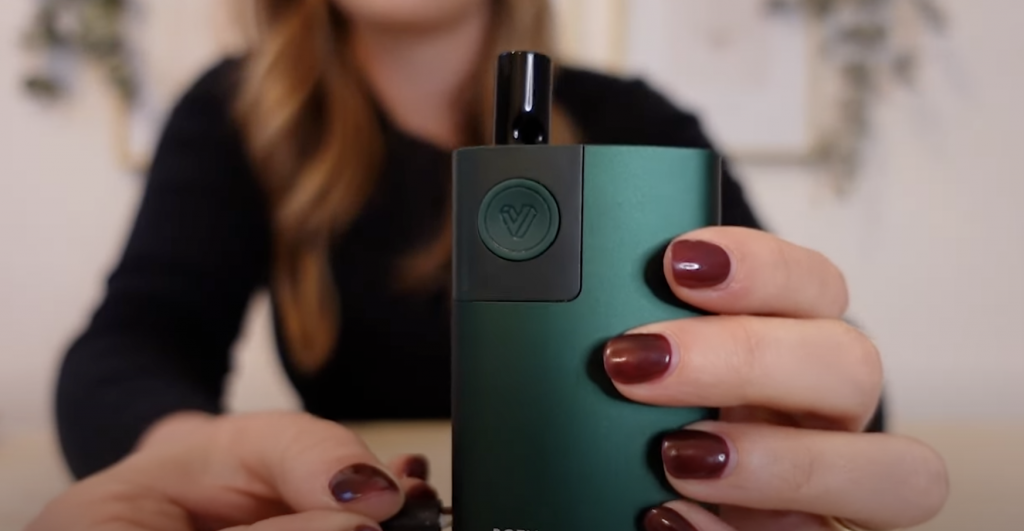 hand holding a vape
