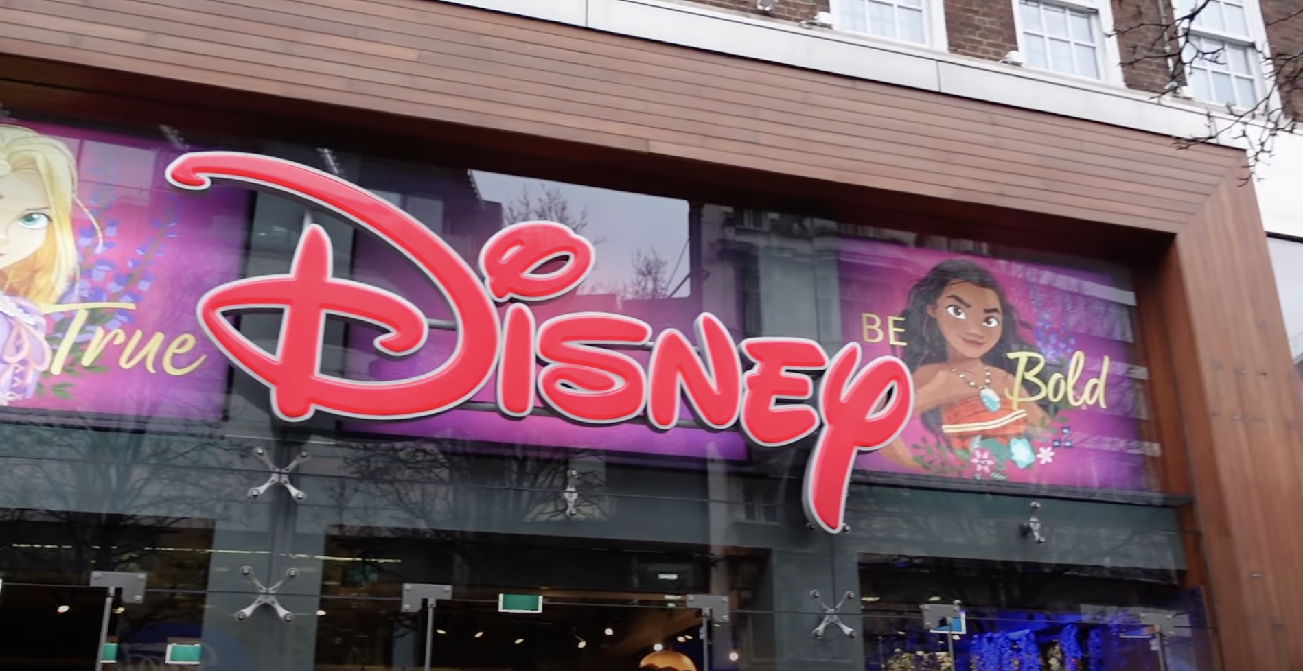 disney store front-shop dis...