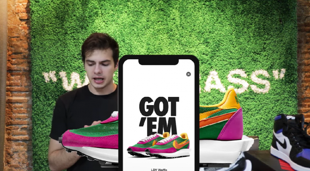 Youtuber talking about the SNKRS app