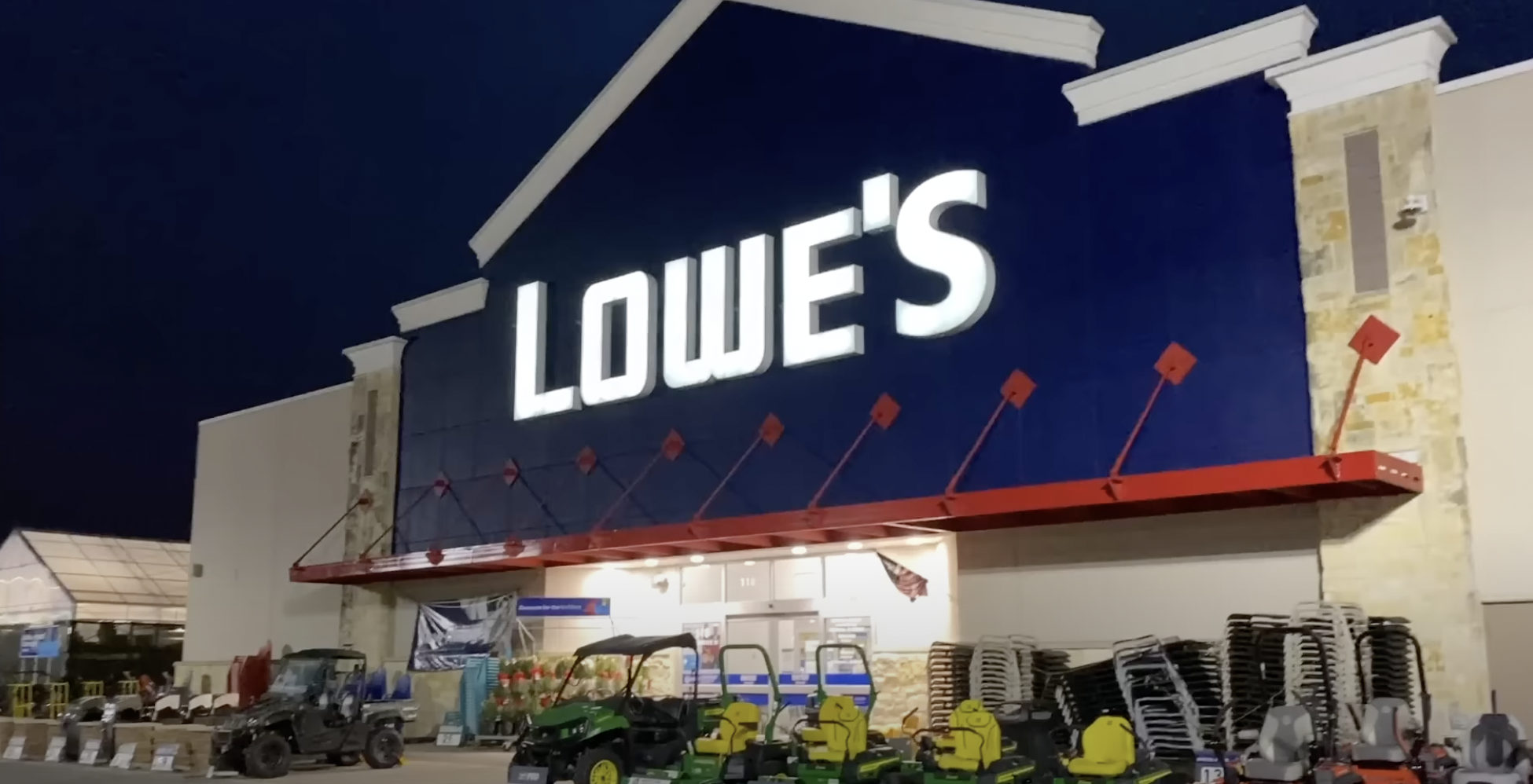 Lowe's store front