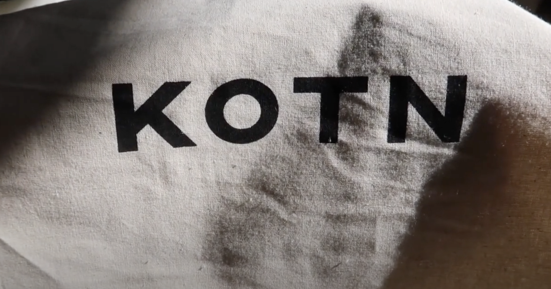 kotn clothing-returns-refunds
